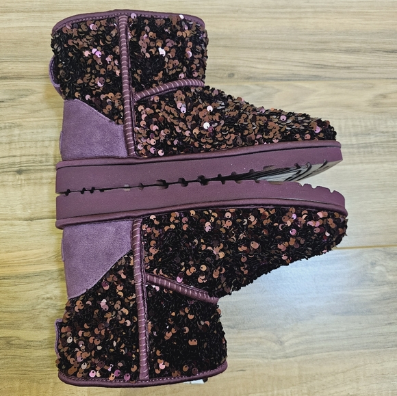 UGG Classic Mini ChunkySequin, pinot noir, size US 7 - Picture 6 of 11